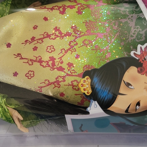 Disney Princess Mulan Royal shimmer new in box - Picture 11 of 13